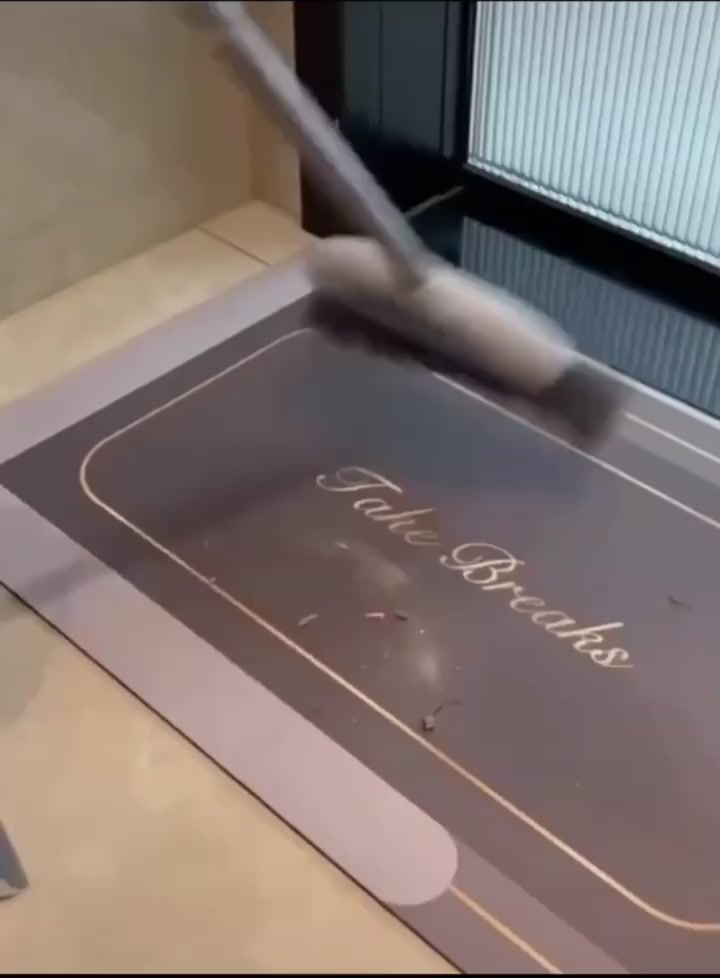 Tapete Banheiro Antiderrapante Absorvente de Secagem Rápida entregar Cor e Estampas sortidos